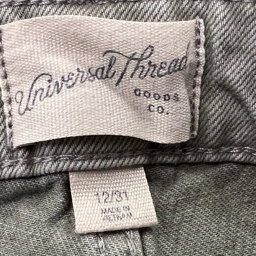 WOMEN'S High-Rise Midi Jean Shorts - Universal Thread - 12 - Picture 10 of 12